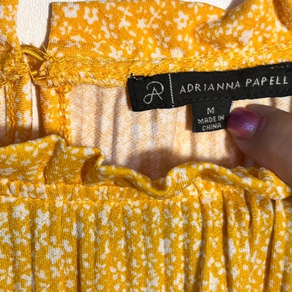 Adrianna Papell yellow top tiny flowers size medium - Picture 4 of 6